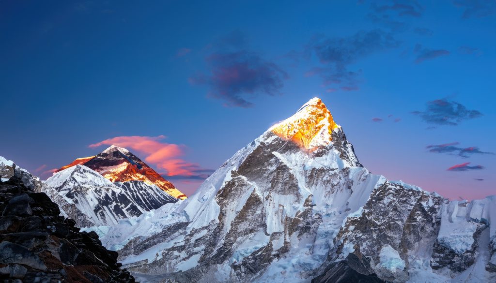 twilight sky mount-everest-nuptse-lhotse-makalu